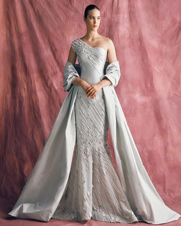 Эксклюзивное свадебное платье-русалочка с вышивкой цвета слоновой кости